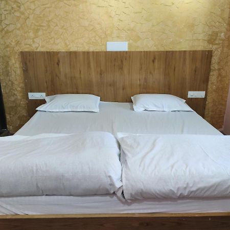 Choudhary Guest House อุเดเปอร์ ภายนอก รูปภาพ