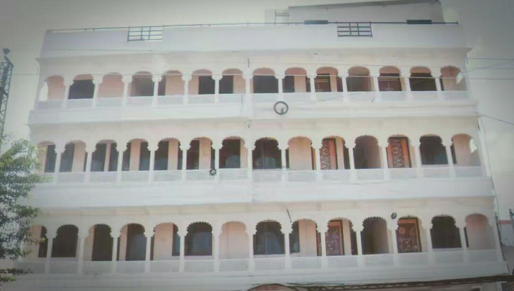 Choudhary Guest House อุเดเปอร์ ภายนอก รูปภาพ