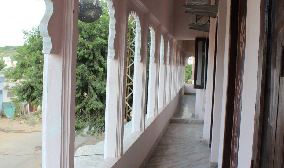 Choudhary Guest House อุเดเปอร์ ภายนอก รูปภาพ